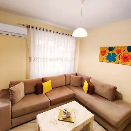 Center * Тирана